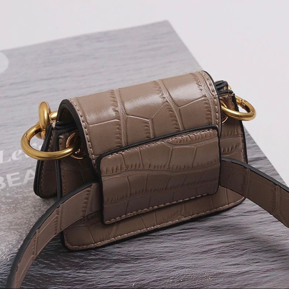 Mini Crossbody Waist Chain Hand Bag - Picture 7 of 7